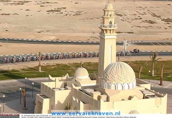 Cycling : Tour Qatar 2006 / Stage 4Illustratie / Peleton Peloton / Landscape Paysage Landschap Sky Ciel Lucht / Moskee Al Zubarah - Qatar Olympic Committee ( 144 km )Etape Rit